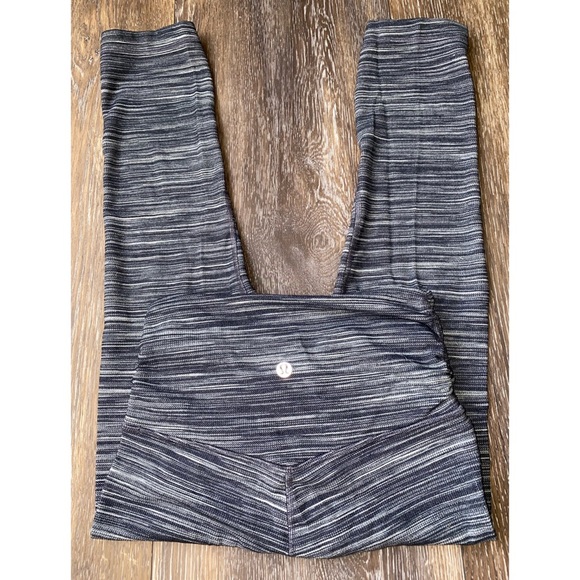 Lululemon Align crop 21” cross waist size 4 - Picture 4 of 5